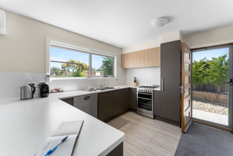 T Bar On Twynam - Modern 2BR Apartment L WiFi L Netflix L BBQ L Smart TV L Air-Con - Sydney Tourism 0