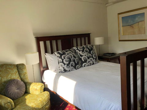The Corner Hotel Alexandra - Sydney Tourism 2