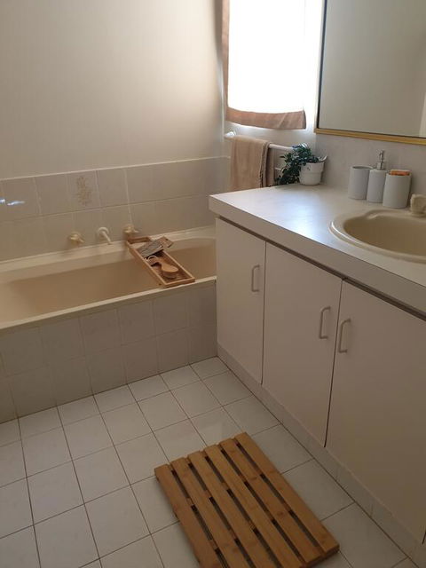 Beachside Retreat - Sydney Tourism 1