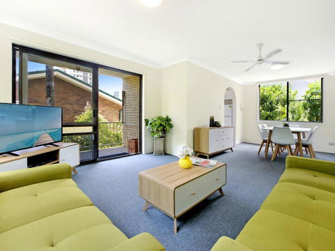 Beachside Unit Near Convention Centre - Sydney Tourism 0