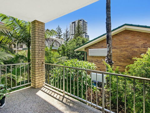 Beachside Unit Near Convention Centre - Sydney Tourism 2