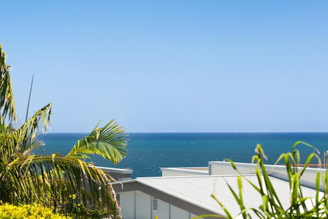Beachside Vibes, Sunshine Beach - Sydney Tourism 2