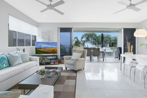 Beachside Vibes, Sunshine Beach - Sydney Tourism 1