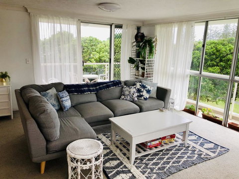 Beachy, Bright, And The Best Location On The GC! - Sydney Tourism 2