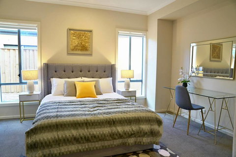 Beautiful House In Melbourne Southwest - Sydney Tourism 0