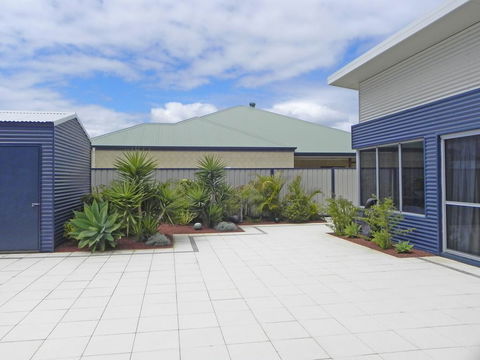 Beautifully Appointed Large Family Home - Sydney Tourism 2