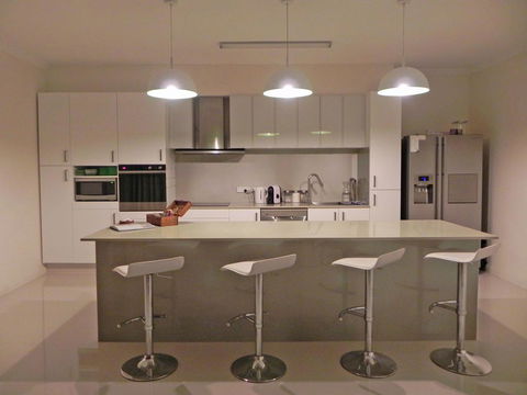 Beautifully Appointed Large Family Home - Sydney Tourism 0