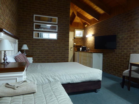 Beechworth Carriage Motor Inn - Sydney Tourism 2