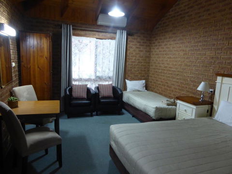 Beechworth Carriage Motor Inn - Sydney Tourism 1