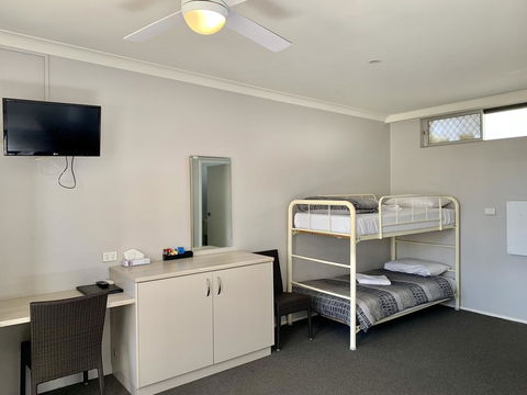 Bermagui Beach Hotel - Sydney Tourism 1
