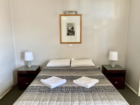 Bermagui Beach Hotel - Sydney Tourism 3