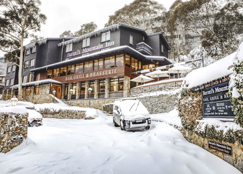 Bernti's Mountain Inn - Sydney Tourism 0