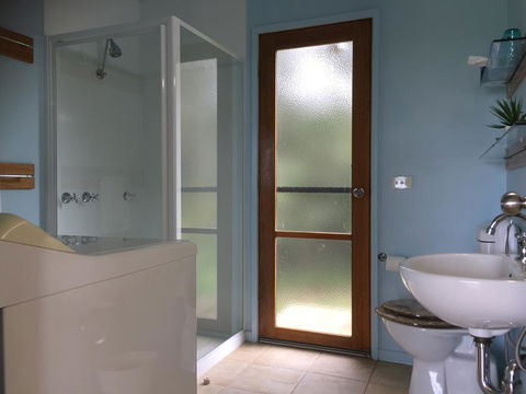 Black Cockatoo Cottages - Sydney Tourism 3