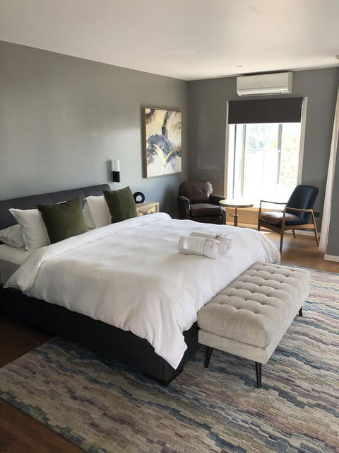 Blue Jacket Motel - Sydney Tourism 0