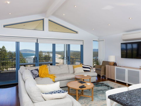 Blue Waters At Gerroa - Sydney Tourism 0