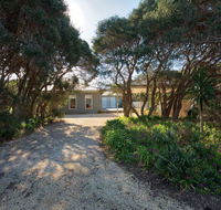 Bluetopia - Sparkling Solar Heated Pool - Sydney Tourism