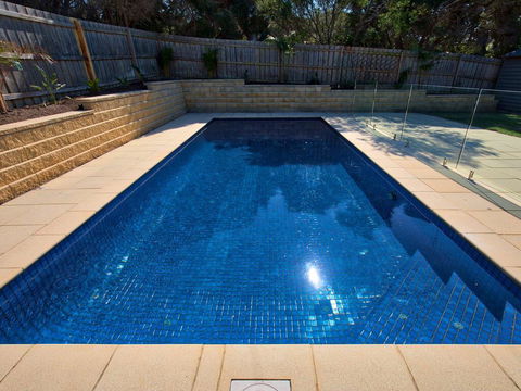 Bluetopia - Sparkling Solar Heated Pool! - Sydney Tourism 2