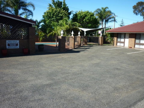 Bomaderry Motor Inn - Sydney Tourism 3