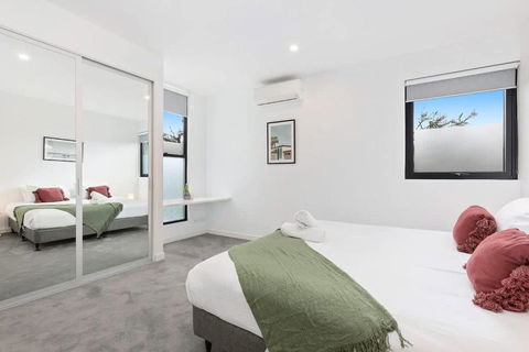 The Perfect Beaumaris 2BR Apt With Parking - Sydney Tourism 1