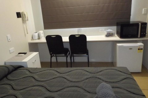 Three Moon Motel - Sydney Tourism 1