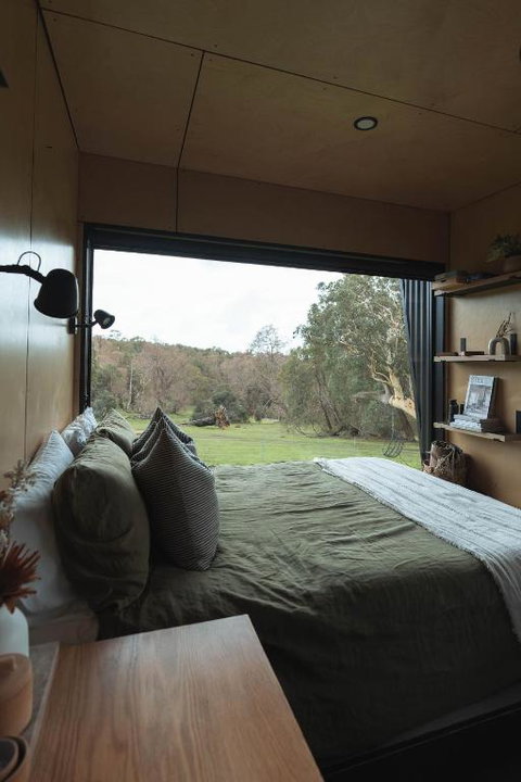 Tiny Cabin Fiona In Serpentine - Sydney Tourism 2