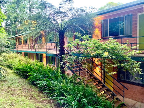 WARBURTON MOTEL - Where Mid-century Style Meets The Mountains - Sydney Tourism 3