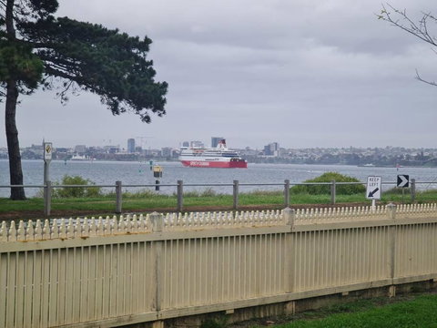 Waterfront Quiet Stay Off Geelong & Avalon Airport - Sydney Tourism 0