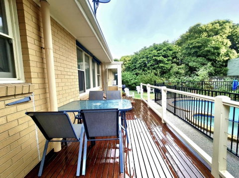 Waterfront Quiet Stay Off Geelong & Avalon Airport - Sydney Tourism 3