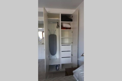 Woolloongabba, Comfortable, Modern, Private Studio - Sydney Tourism 3