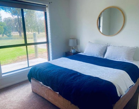 Wings Field - Relaxing Family Farm Stay - Sydney Tourism 3