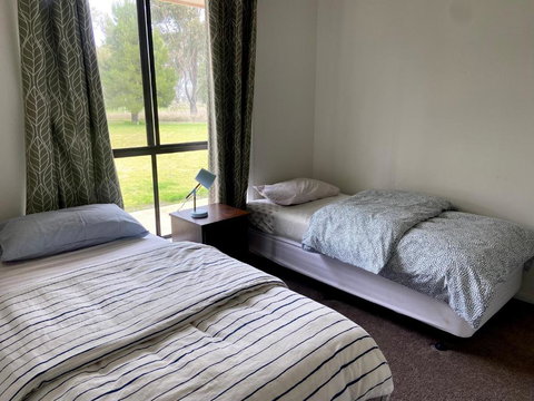 Wings Field - Relaxing Family Farm Stay - Sydney Tourism 1