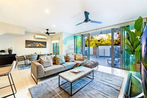 ZEN ARCTIC Luxury 2-Story T/House + Pool & Markets - Sydney Tourism 0