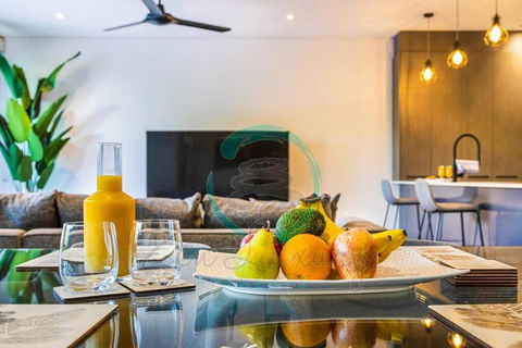 ZEN ARCTIC Luxury 2-Story T/House + Pool & Markets - Sydney Tourism 3