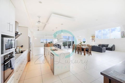 ZEN LUXURY: 2-Story 4-BR Penthouse In Darwin City With Mindal Markets & Harbour Views - Sydney Tourism 2