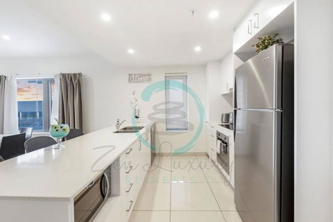 ZEN OCEAN BLISS - Cozy 2-BR/2-BA Sea View Retreat - Sydney Tourism 2