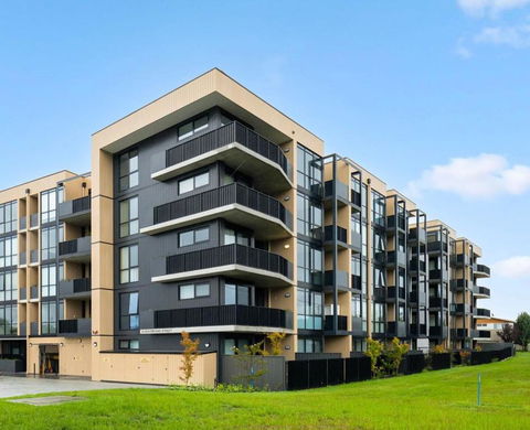 ZMITH Apartment - BROOKE, - Near AIS, GIO Stadium, UC, & Nth - Canberra Hospital - Sydney Tourism 1