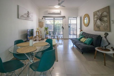 ZEN GARDEN - COZY 2-BR + Modern Design W/ Aircon - Sydney Tourism 0