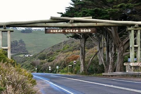Small-Group Great Ocean Road And Twelve Apostles Full-Day Tour - Sydney Tourism 0