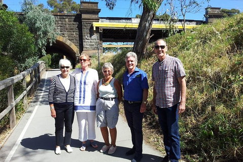 Melbourne City Tour: Lifestyle Of The Rich And Famous - Sydney Tourism 1