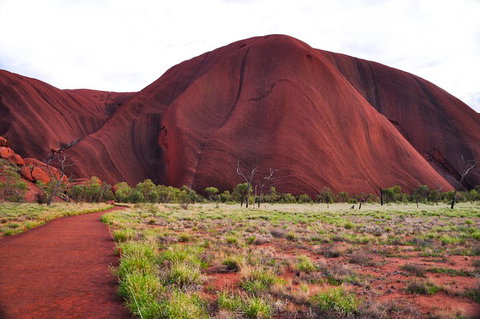 Ayers Rock Combo: Uluru Base And Sunset Plus Uluru Sunrise And Kata Tjuta With An Optional BBQ Dinner Or Kings Canyon Day Trip - Sydney Tourism 5