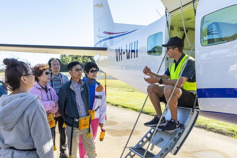Scenic Flight - Great Barrier Reef, Heart Reef, Whitehaven Beach & Hill Inlet! - Sydney Tourism 1